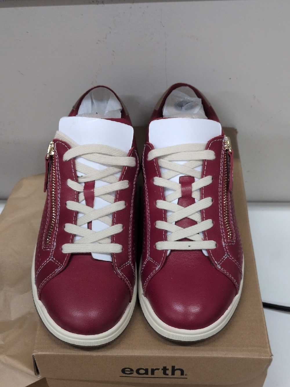 Earth Women's Burgundy Leather Sneakers with Cream Laces 9M